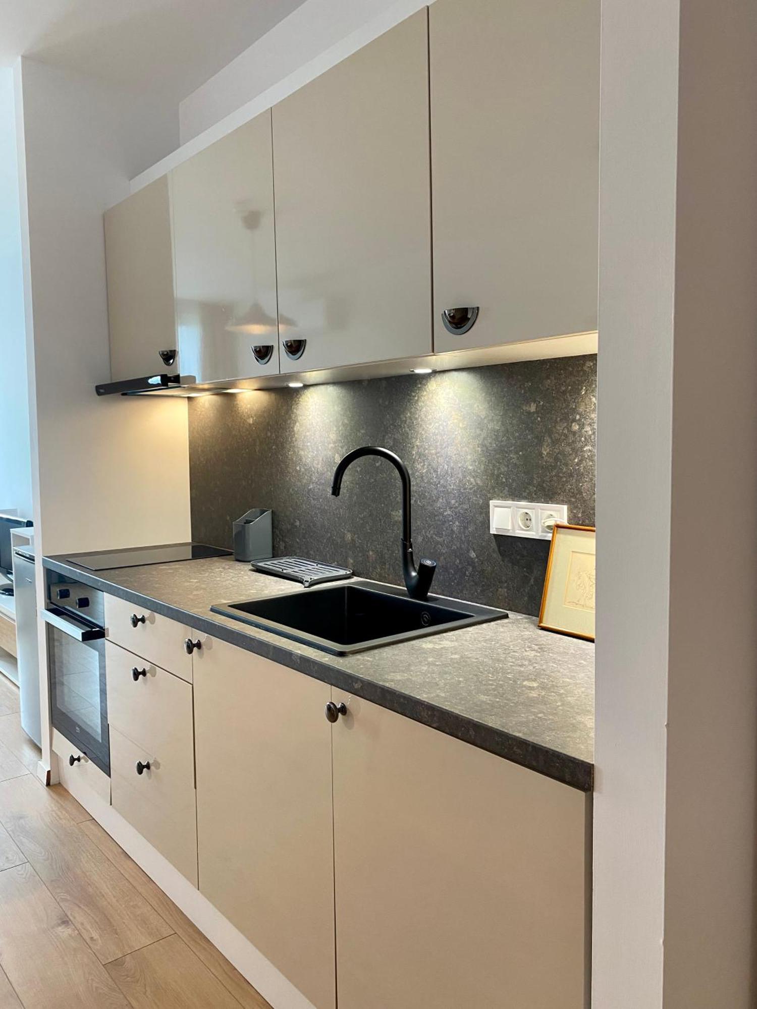 Mycampus Unwe Studentski Mountain Views Modern Kitchen Equipment Sófia Exterior foto